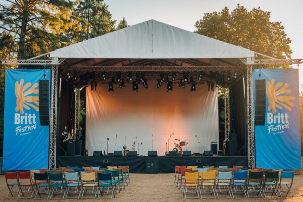 Scenic outdoor concert at Britt Festival, Oregon.