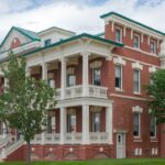 Historic hotel in Utah with scenic mountain views